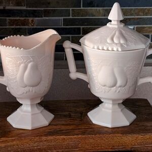 Jeanette Shell Pink Vintage 2 Piece Sugar And Creamer Baltimore Pear Milk Glass